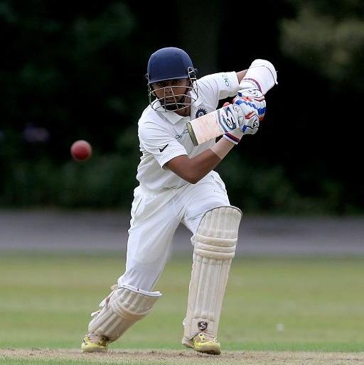 Mumbaikar scored a century in England against west indies | मुंबईकर खेळाडूचे इंग्लंडमध्ये खणखणीत शतक