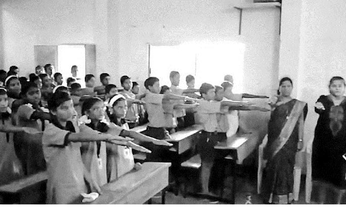 'Ring the Bell for Water' at Bhatgaon Cosby School | भातगाव कोसबी शाळेत ‘रिंग द बेल फॉर वॉटर’ 'Ring the Bell for Water' at Bhatgaon Cosby School | भातगाव कोसबी शाळेत ‘रिंग द बेल फॉर वॉटर’