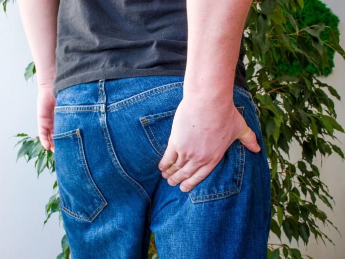 air filled in genitals of man, saved after surgery in Ujjain | बाबो! व्यक्तीच्या प्रायव्हेट पार्टमध्ये भरली हवा, त्यानंतर जे हाल झाले ते पाहुन डॉक्टरही झाले शॉक air filled in genitals of man, saved after surgery in Ujjain | बाबो! व्यक्तीच्या प्रायव्हेट पार्टमध्ये भरली हवा, त्यानंतर जे हाल झाले ते पाहुन डॉक्टरही झाले शॉक