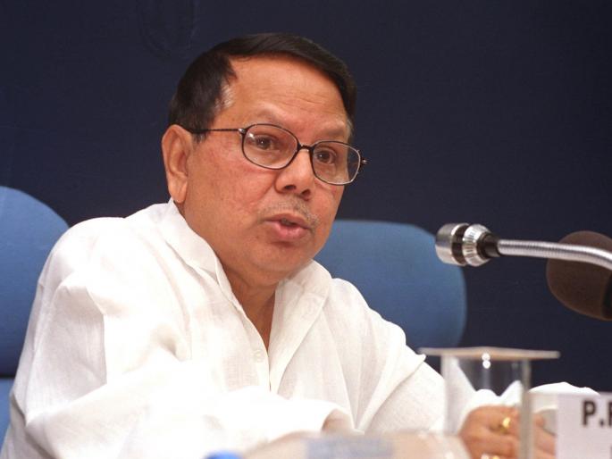 Congress leader Priya Ranjan Dasmunsi passes away | आठ वर्षांपासून कोमामध्ये असलेले काँग्रेस नेते प्रियरंजन दासमुन्शी यांचे निधन Congress leader Priya Ranjan Dasmunsi passes away | आठ वर्षांपासून कोमामध्ये असलेले काँग्रेस नेते प्रियरंजन दासमुन्शी यांचे निधन