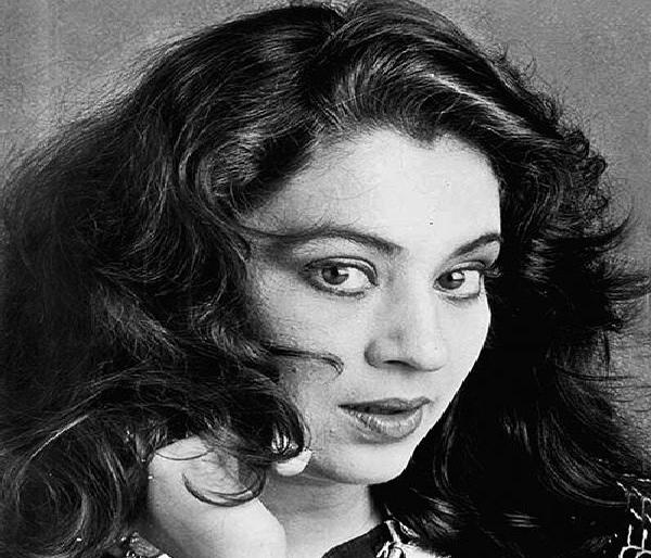 Priya, | प्रिया, ती एक वेडी मुलगी होती, अतीव संवेदनशील आणि जीव लावणारी मैत्रीण!