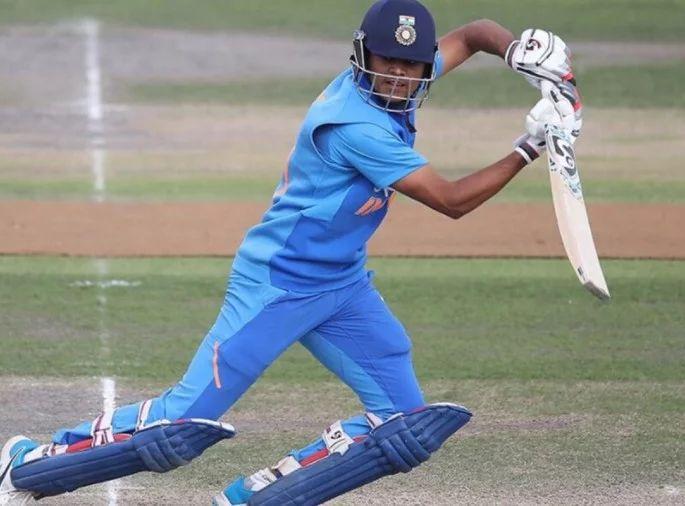 selling milk from a bicycle a man made his child as cricketer; now be India's captain in the World Cup | मुलानं नाव काढलं! सायकलवरून दूध विकून मुलाला बनवले क्रिकेटर; आता विश्वचषकात भारताचे भूषवणार कर्णधारपद