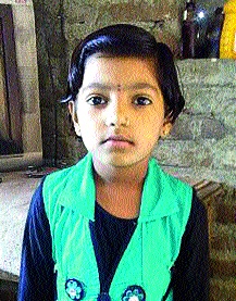 Prior to death due to heat, the death of Priyanka died | मेंदूत ताप गेल्यामुळे प्रियंकाची मृत्यूशी झुंज Prior to death due to heat, the death of Priyanka died | मेंदूत ताप गेल्यामुळे प्रियंकाची मृत्यूशी झुंज