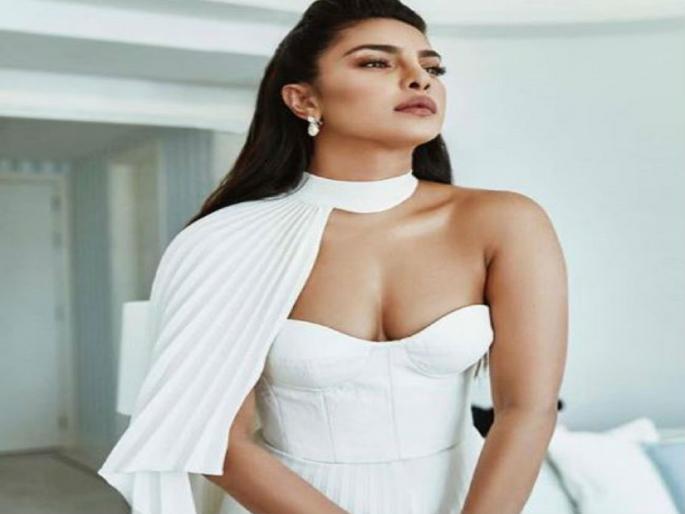 See Pics: Desi Girl Priyanka Appears in Transparent Dresses at Dir's Birthday Party; See her guess ...! | See Pics: दिराच्या बर्थडे पार्टीत ट्रान्सपरंट ड्रेसमध्ये दिसली देसी गर्ल प्रियांका; पाहा तिचा अंदाज...! See Pics: Desi Girl Priyanka Appears in Transparent Dresses at Dir's Birthday Party; See her guess ...! | See Pics: दिराच्या बर्थडे पार्टीत ट्रान्सपरंट ड्रेसमध्ये दिसली देसी गर्ल प्रियांका; पाहा तिचा अंदाज...!