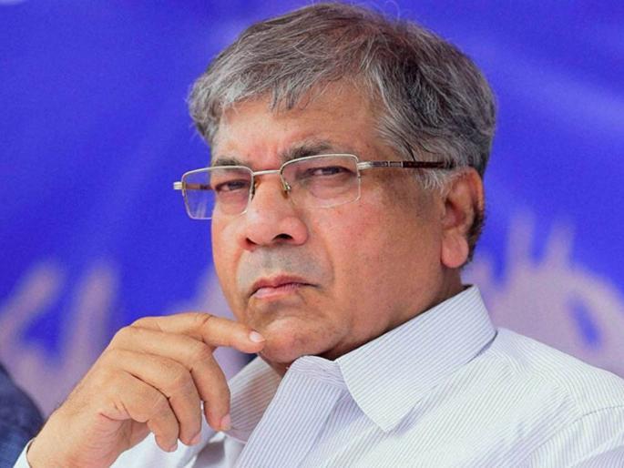 BJP's move towards dictatorship: Prakash Ambedkar | भाजपची वाटचाल हुकूमशाहीकडे : प्रकाश आंबेडकर