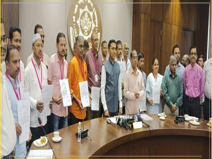 Dues waiver of Rs 48.5 crore to 16,412 dealers: Deadline to apply till March 7 | १६,४१२ डीलर्सना ४८.५ कोटी रुपयांची थकबाकी माफ: ७ मार्चपर्यंत अर्ज करण्यासाठी मुदत Dues waiver of Rs 48.5 crore to 16,412 dealers: Deadline to apply till March 7 | १६,४१२ डीलर्सना ४८.५ कोटी रुपयांची थकबाकी माफ: ७ मार्चपर्यंत अर्ज करण्यासाठी मुदत