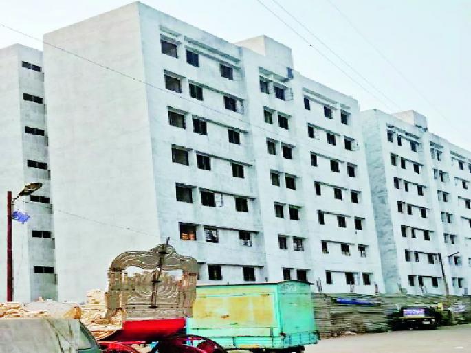 When will the rehabilitation begin? The municipal projects fall apart | पुनर्वसनाला मुहूर्त मिळणार कधी? महापालिकेचे प्रकल्प पडलेत अर्धवट When will the rehabilitation begin? The municipal projects fall apart | पुनर्वसनाला मुहूर्त मिळणार कधी? महापालिकेचे प्रकल्प पडलेत अर्धवट