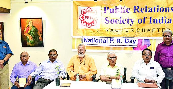 Elections should be held in fearless and unbiased environments | निर्भय व निष्पक्ष वातावरणात निवडणूक व्हावी Elections should be held in fearless and unbiased environments | निर्भय व निष्पक्ष वातावरणात निवडणूक व्हावी