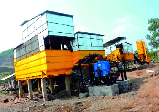 Seven crore artificial sand project set up at Top: Information about Nandkumar Mirajkar and ABD Mushrif | टोप येथे सात कोटींचा कृत्रिम वाळूचा प्रकल्प : नंदकुमार मिरजकर, आबीद मुश्रीफ यांची माहिती Seven crore artificial sand project set up at Top: Information about Nandkumar Mirajkar and ABD Mushrif | टोप येथे सात कोटींचा कृत्रिम वाळूचा प्रकल्प : नंदकुमार मिरजकर, आबीद मुश्रीफ यांची माहिती