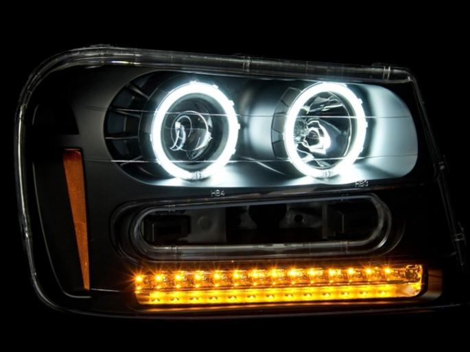 new concepts of projector headlight | प्रोजेक्टर हेडलाइटचा आगळा अविष्कार... किंमतीने महाग पण आधुनिक new concepts of projector headlight | प्रोजेक्टर हेडलाइटचा आगळा अविष्कार... किंमतीने महाग पण आधुनिक