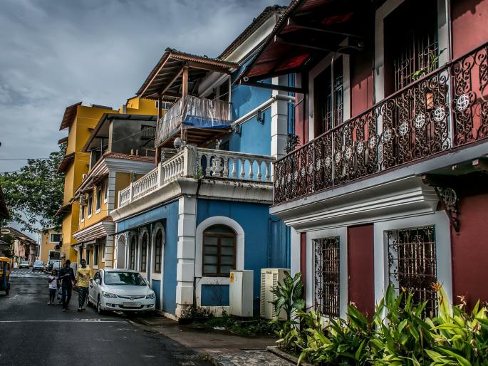 anyone can come and buy a second home in goa | कुणीही या, गोव्यात सेकंड होम घ्या!; स्थानिकांमध्ये अस्वस्थता अन् असुरक्षिततेची भावना anyone can come and buy a second home in goa | कुणीही या, गोव्यात सेकंड होम घ्या!; स्थानिकांमध्ये अस्वस्थता अन् असुरक्षिततेची भावना