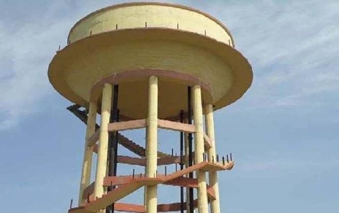 The water tank has not been built for five years | पाच वर्षे होऊनही उभारले नाही जलकुंभ