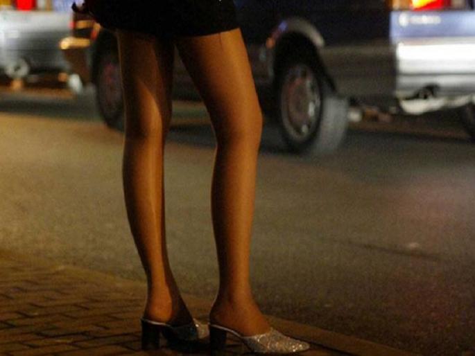 baramati police second time raid prostitution caught in city | पुणे जिल्ह्यात सलग दुसऱ्या आठवड्यात पोलिसांची वेश्या व्यवसायावर कारवाई baramati police second time raid prostitution caught in city | पुणे जिल्ह्यात सलग दुसऱ्या आठवड्यात पोलिसांची वेश्या व्यवसायावर कारवाई