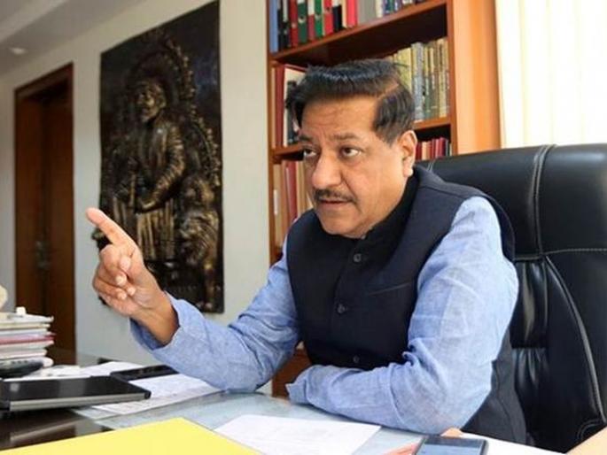 The government should take possession of the gold of temples in the country, the way suggested by Prithviraj Chavan MMG | सरकारने ताबडतोब देशातील देवस्थानचे सोने ताब्यात घ्यावे, पृथ्वीराज चव्हाण यांनी सुचवला मार्ग The government should take possession of the gold of temples in the country, the way suggested by Prithviraj Chavan MMG | सरकारने ताबडतोब देशातील देवस्थानचे सोने ताब्यात घ्यावे, पृथ्वीराज चव्हाण यांनी सुचवला मार्ग