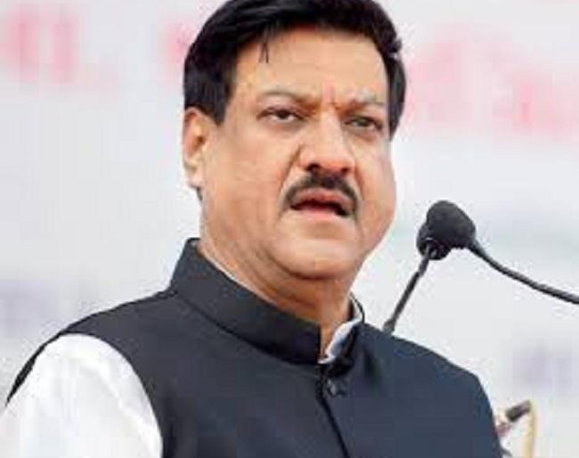 Pull down government with unity: Prithviraj Chavan | सरकारला एकजुटीतून खाली खेचा : पृथ्वीराज चव्हाण Pull down government with unity: Prithviraj Chavan | सरकारला एकजुटीतून खाली खेचा : पृथ्वीराज चव्हाण
