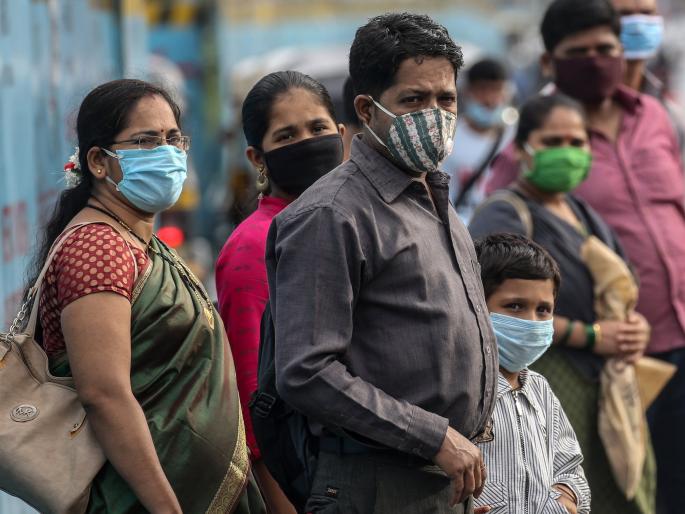 70% wore masks; Infection can be avoided | ७० टक्के लोकांनी मास्क लावला; तर टळू शकेल संसर्ग 70% wore masks; Infection can be avoided | ७० टक्के लोकांनी मास्क लावला; तर टळू शकेल संसर्ग