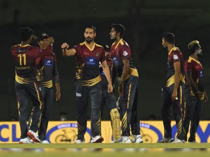 PSL 2021: PCB makes special arrangements to beat Abu Dhabi’s heat in June | पाकिस्तानी खेळाडूंना मिळणार नारळ पाणी, गारेगार बनियान अन् बरंच काही; पण का?