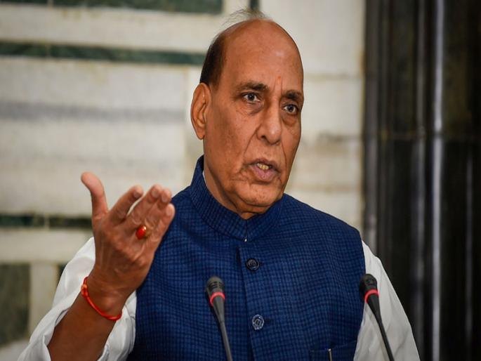 Prompt response to Pakistan's evils; Instructions of Defense Minister during Kashmir border visit | पाकिस्तानच्या कुरापतींना तत्पर, चोख प्रत्युत्तर द्यावे; काश्मीर सीमाभेटीत संरक्षणमंत्र्यांचे निर्देश