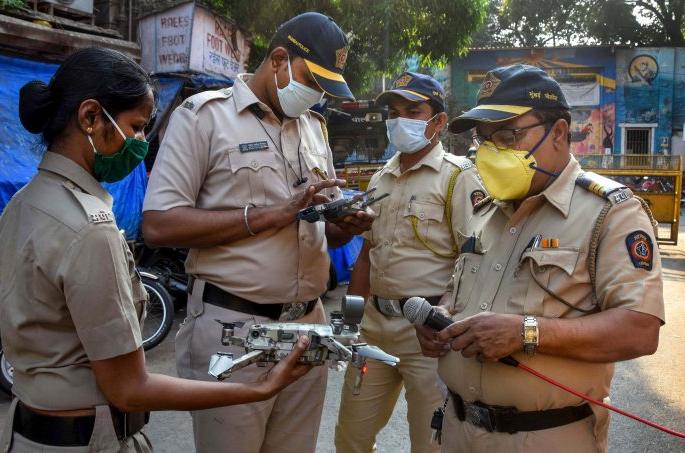 Coronavirus: 57 year old policeman is corona positive from Virar, made quarantine to family members pda | Coronavirus : विरारमधील ५७ वर्षीय पोलिसाला कोरोना, कुटुंबियांना केले क्वारंटाईन  