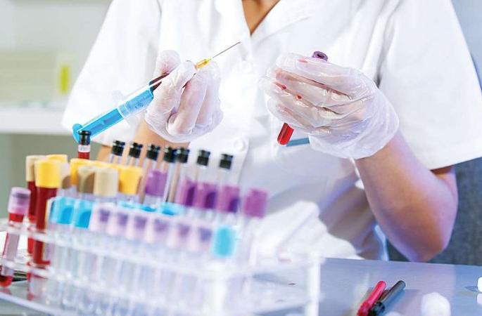 Corona testing; pathology labs looted the patients | कोरोना संकटात चाचण्यांचा बाजार; अनेक सर्रास ठिकाणी लूट