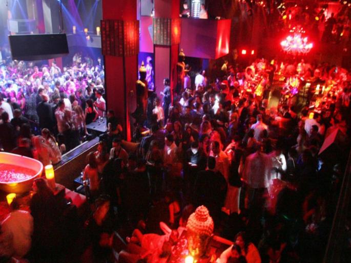 Pub owners in Pune have close ties to political figures; Refrain from action | पुण्यातील पबचालकांचे राजकीय व्यक्तींशी घनिष्ठ संबंध; कारवाईस टाळाटाळ Pub owners in Pune have close ties to political figures; Refrain from action | पुण्यातील पबचालकांचे राजकीय व्यक्तींशी घनिष्ठ संबंध; कारवाईस टाळाटाळ