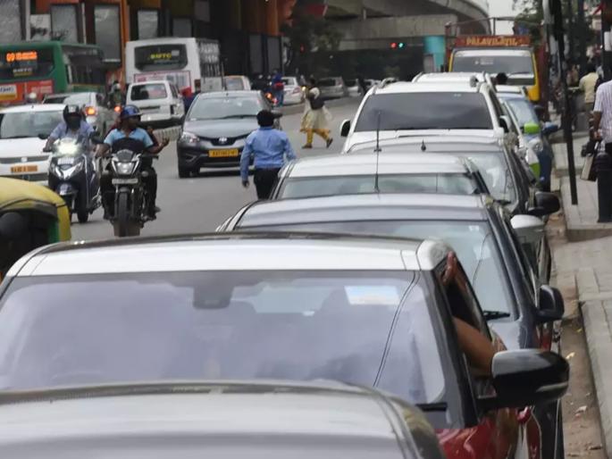 33 percent of vehicle owners forget to get insurance in latur | ३३ टक्के वाहनधारकांना विमा काढण्याचा विसर! 33 percent of vehicle owners forget to get insurance in latur | ३३ टक्के वाहनधारकांना विमा काढण्याचा विसर!