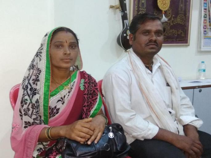 Jadhav Daughter of Hingoli, the honor of the official Mahapuja of Aashadi Ekadashi | आषाढी एकादशीच्या शासकीय महापूजेचा मान हिंगोलीतील जाधव दाम्पत्याला  Jadhav Daughter of Hingoli, the honor of the official Mahapuja of Aashadi Ekadashi | आषाढी एकादशीच्या शासकीय महापूजेचा मान हिंगोलीतील जाधव दाम्पत्याला