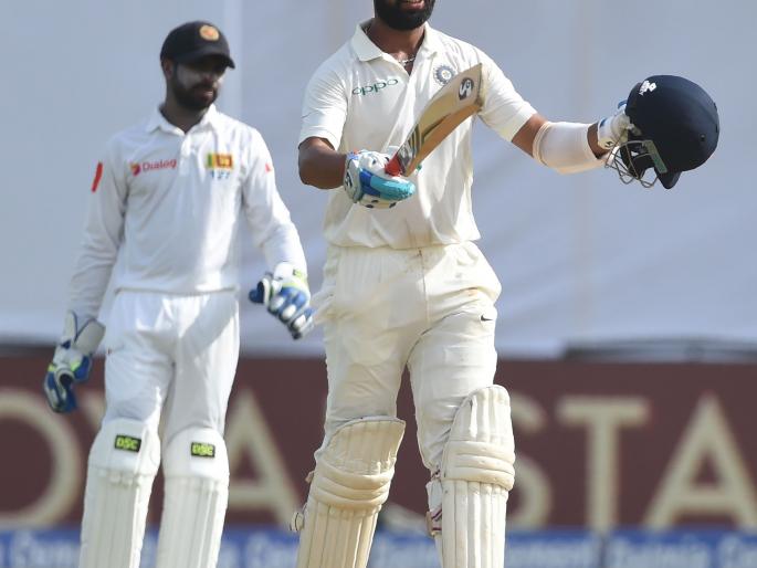 After the half-century, Pujara, after India's brilliant hit, India's demoralisation | दिवसअखेर श्रीलंकेचा संघ सात धावांनी पिछाडीवर, भारतीय गोलंदाजांचा समर्थपणे केला सामना