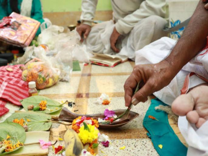 taken to Karnataka on the pretext of idol installation 7 disciples along with the priest were detained for the ransom of 5 crores | मूर्ती प्रतिष्ठापनेच्या बहाण्याने कर्नाटकात नेले; ५ कोटींच्या खंडणीसाठी पुजाऱ्यासह ७ शिष्यांना डांबून ठेवले taken to Karnataka on the pretext of idol installation 7 disciples along with the priest were detained for the ransom of 5 crores | मूर्ती प्रतिष्ठापनेच्या बहाण्याने कर्नाटकात नेले; ५ कोटींच्या खंडणीसाठी पुजाऱ्यासह ७ शिष्यांना डांबून ठेवले