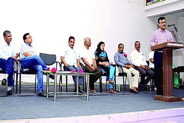 'Smart Girl' will be implemented in the district - Pulkundwar | बुलडाणा जिल्हय़ात ‘स्मार्ट गर्ल’ उपक्रम राबविणार - पुलकुंडवार 'Smart Girl' will be implemented in the district - Pulkundwar | बुलडाणा जिल्हय़ात ‘स्मार्ट गर्ल’ उपक्रम राबविणार - पुलकुंडवार