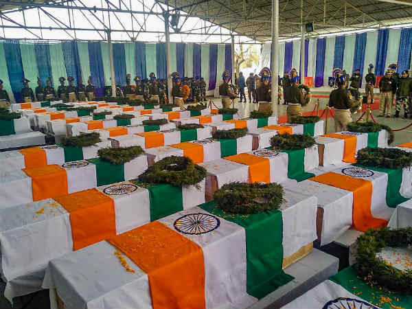 Pulwama Attack: Kashmiri youth need awakening, telling 'readers of readers' | Pulwama Attack :काश्मिरी तरुणांंचे प्रबोधन गरजेचे, सांगताहेत 'वाचकांची पत्रे'