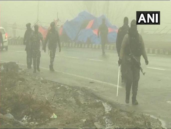 alert issued in jammu kashmir intellegience input suggest terrorist may target security forces camps | Pulwama Terror Attack : 'सावध राहा, सतर्क राहा'; हा पाहा गुप्तचर यंत्रणेचा इशारा