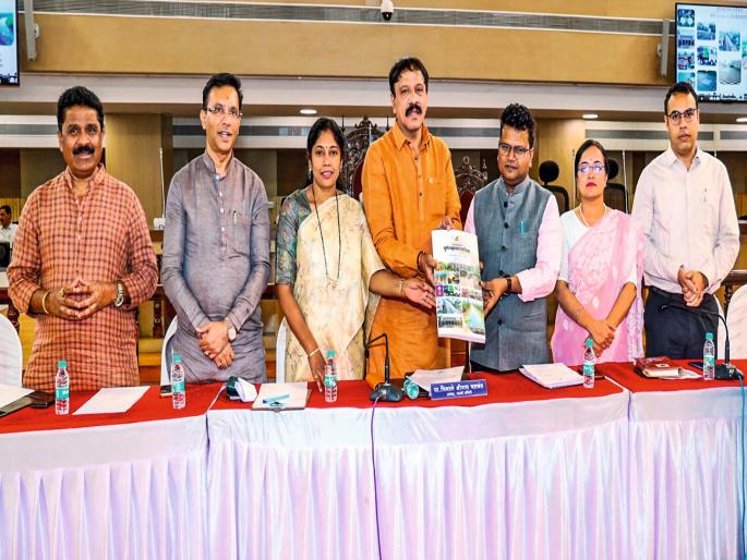 pune news municipal commissioner budget of Rs 13,995 crores presented to the Standing Committee | पालिका आयुक्तांचे १३ हजार ९९५ कोटींचे बजेट स्थायीला सादर pune news municipal commissioner budget of Rs 13,995 crores presented to the Standing Committee | पालिका आयुक्तांचे १३ हजार ९९५ कोटींचे बजेट स्थायीला सादर