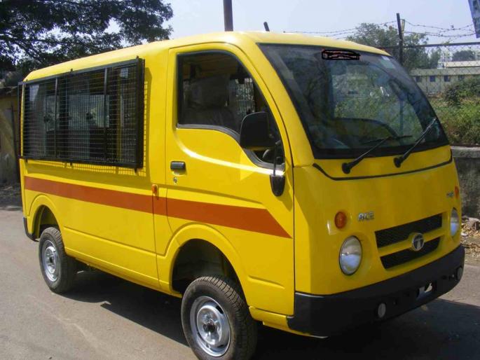 School van driver arrested abused two minor girls in Pune | "संजय अंकल अश्लील कृत्य करतात"; पुण्यात व्हॅन चालकाचा चिमुकल्यांसोबत घृणास्पद प्रकार School van driver arrested abused two minor girls in Pune | "संजय अंकल अश्लील कृत्य करतात"; पुण्यात व्हॅन चालकाचा चिमुकल्यांसोबत घृणास्पद प्रकार