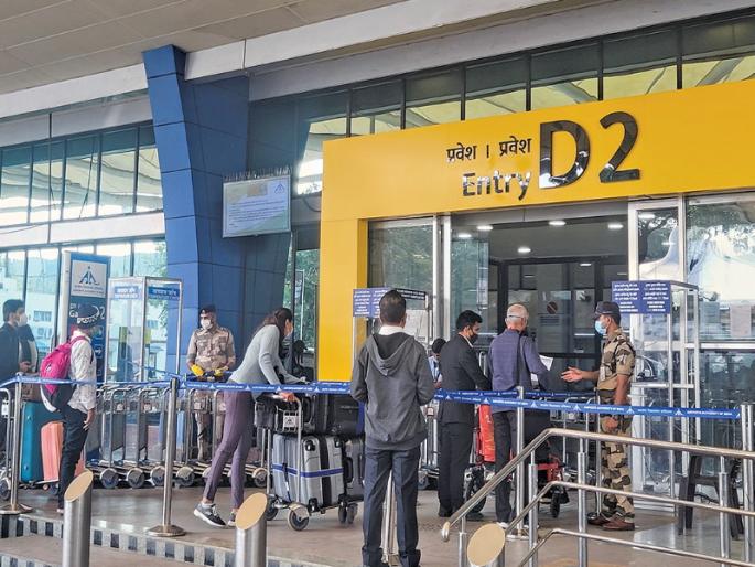 A woman's strange act; 20 lakh gold hidden inside the body, excitement at Pune airport | महिलेचे अजब कृत्य; शरीराच्या आत लपवले तब्बल २० लाखांचे सोने, पुणे विमानतळावर खळबळ A woman's strange act; 20 lakh gold hidden inside the body, excitement at Pune airport | महिलेचे अजब कृत्य; शरीराच्या आत लपवले तब्बल २० लाखांचे सोने, पुणे विमानतळावर खळबळ