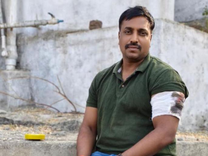 Robbers attack police police open fire in self-defense | दरोडेखोरांकडून पोलिसांवर हल्ला; स्वसंरक्षणासाठी पोलिसांकडून गोळीबार Robbers attack police police open fire in self-defense | दरोडेखोरांकडून पोलिसांवर हल्ला; स्वसंरक्षणासाठी पोलिसांकडून गोळीबार