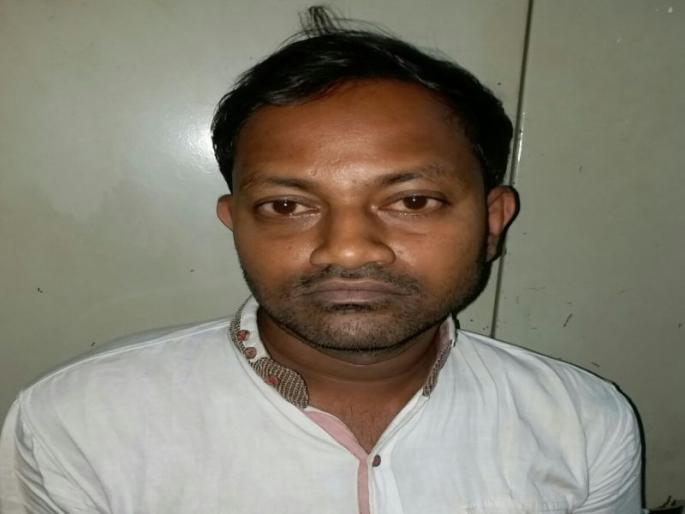Architect baked by making women's portfolios due to work in Pune | पुण्यात मालिकांमध्ये काम देण्याच्या बहाण्याने महिलांचे पोर्टफोलिओ तयार करून पैसे उकळणाऱ्या आर्किटेक्टला अटक Architect baked by making women's portfolios due to work in Pune | पुण्यात मालिकांमध्ये काम देण्याच्या बहाण्याने महिलांचे पोर्टफोलिओ तयार करून पैसे उकळणाऱ्या आर्किटेक्टला अटक