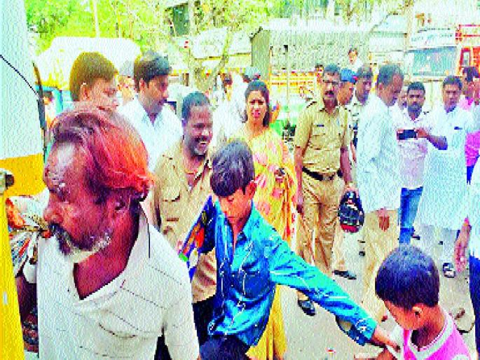 More than half-a-dozen bailiffs; Incident of the organized gang, 46 people released | भिक्षेक-यांनी भरला दीड लाखाहून अधिक जामीन; संघटित टोळीचा संशय, ४६ जणांची सुटका More than half-a-dozen bailiffs; Incident of the organized gang, 46 people released | भिक्षेक-यांनी भरला दीड लाखाहून अधिक जामीन; संघटित टोळीचा संशय, ४६ जणांची सुटका