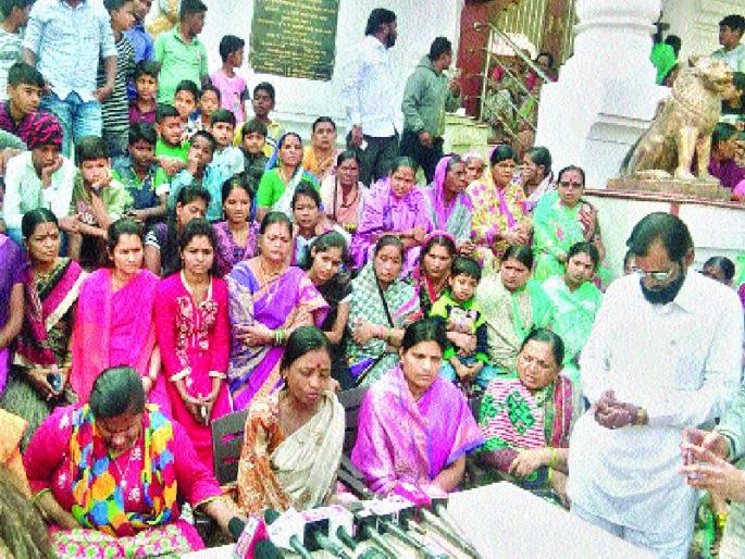 Provide immediate compensation to the victims, demand of the villagers | नुकसानग्रस्तांना तत्काळ भरपाई द्या, ग्रामस्थांची मागणी  Provide immediate compensation to the victims, demand of the villagers | नुकसानग्रस्तांना तत्काळ भरपाई द्या, ग्रामस्थांची मागणी