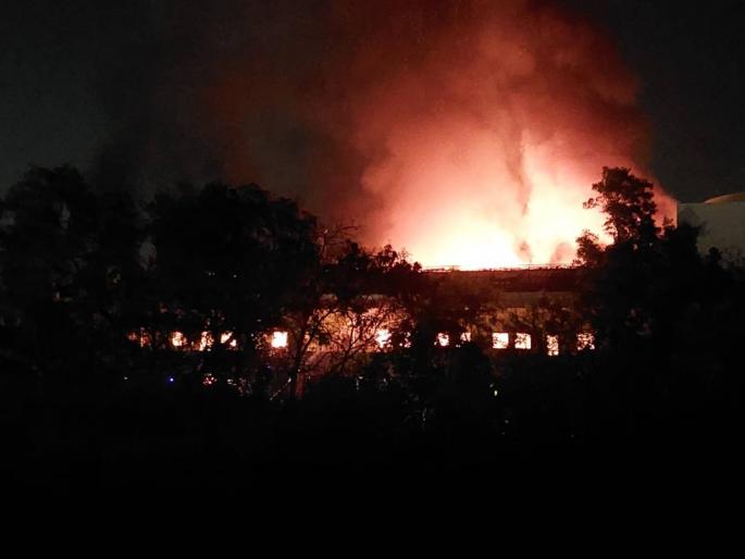 Fire breaks out at Praj Matrix Company in Mulshi taluka | मुळशी तालुक्यातील प्राज मॅट्रिक्स कंपनीला आग; या दुर्घटनेमध्ये कुठलीही जीवितहानी नाही Fire breaks out at Praj Matrix Company in Mulshi taluka | मुळशी तालुक्यातील प्राज मॅट्रिक्स कंपनीला आग; या दुर्घटनेमध्ये कुठलीही जीवितहानी नाही