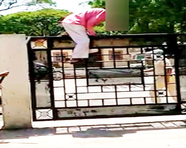 Shocking; Four people escaped from Barshi's quarantine center | धक्कादायक; बार्शीच्या क्वारंटाईन सेंटरमधून चार जण गेले पळून