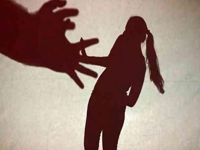 young doctor slapped on back by person at the gate of bj medical college in pune | पुण्यातील मेडिकल कॉलेजमधील लज्जास्पद प्रकार; नराधमाने महिलेच्या..., young doctor slapped on back by person at the gate of bj medical college in pune | पुण्यातील मेडिकल कॉलेजमधील लज्जास्पद प्रकार; नराधमाने महिलेच्या...,