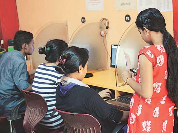 Due to the drop in results this year, | यंदा निकाल घटल्याने गुणपडताळणी, पुनर्मुल्यांकनासाठी झुंबड Due to the drop in results this year, | यंदा निकाल घटल्याने गुणपडताळणी, पुनर्मुल्यांकनासाठी झुंबड