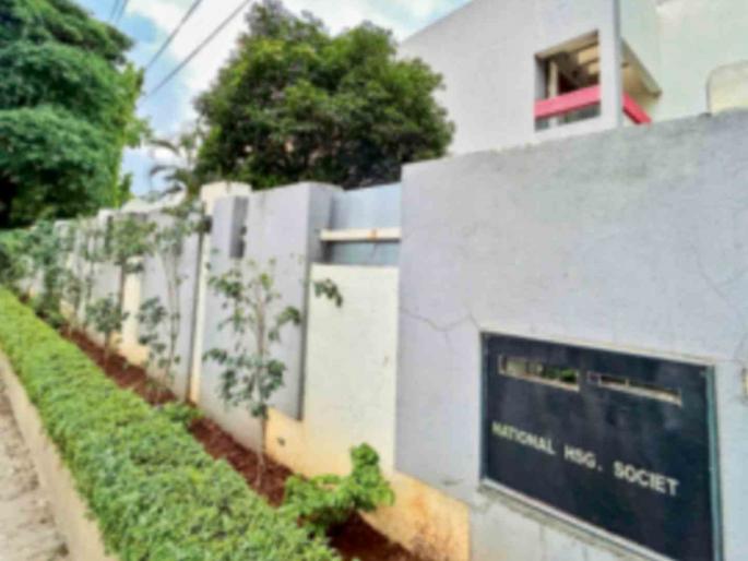 Pooja Khedkar's mother made illegal construction on the footpath in front of the bungalow | पूजा खेडकरच्या आईने बंगल्यासमोरील फुटपाथवर केले अवैध बांधकाम Pooja Khedkar's mother made illegal construction on the footpath in front of the bungalow | पूजा खेडकरच्या आईने बंगल्यासमोरील फुटपाथवर केले अवैध बांधकाम