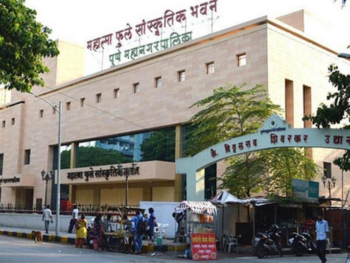 Bada, suit with bag procurement, corporator aggressor | बाकडे, पिशव्या खरेदीवरून वाद, नगरसेवक आक्रमक Bada, suit with bag procurement, corporator aggressor | बाकडे, पिशव्या खरेदीवरून वाद, नगरसेवक आक्रमक