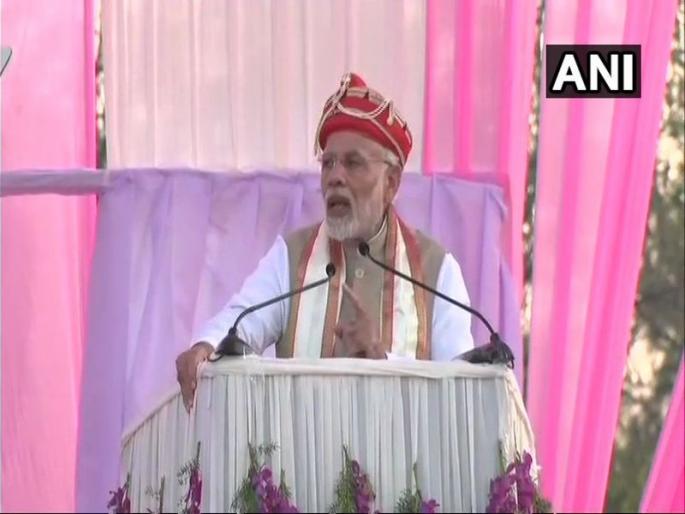 By the end of 2019, the Metro will run 12 kms in Pune - PM Narendra Modi | 2019 अखेर पुण्यात 12 किलोमीटरपर्यंत मेट्रो धावेल -पंतप्रधान नरेंद्र मोदी By the end of 2019, the Metro will run 12 kms in Pune - PM Narendra Modi | 2019 अखेर पुण्यात 12 किलोमीटरपर्यंत मेट्रो धावेल -पंतप्रधान नरेंद्र मोदी