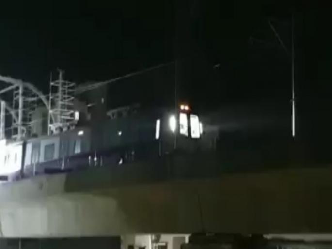 Signs of early launch of Metro in Pune; Technical test was done on the way from Vanaj to Ideal | पुण्यात मेट्रो लवकरच सुरु होण्याची चिन्हे; वनाज ते आयडियल मार्गावर झाली तांत्रिक चाचणी Signs of early launch of Metro in Pune; Technical test was done on the way from Vanaj to Ideal | पुण्यात मेट्रो लवकरच सुरु होण्याची चिन्हे; वनाज ते आयडियल मार्गावर झाली तांत्रिक चाचणी