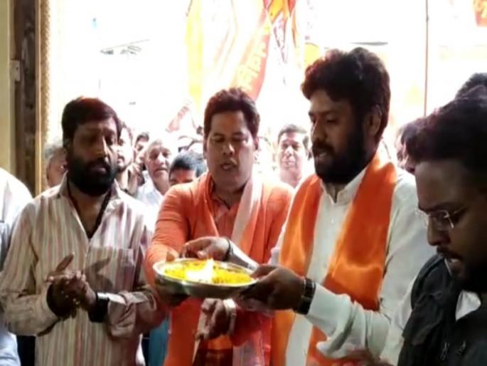 MNS rally denied permission; Finally you done 'Mahaarati' | मनसेच्या 'राजगर्जना' रॅलीला परवानगी नाकारली ; अखेर 'महाआरती'वर सांगता MNS rally denied permission; Finally you done 'Mahaarati' | मनसेच्या 'राजगर्जना' रॅलीला परवानगी नाकारली ; अखेर 'महाआरती'वर सांगता