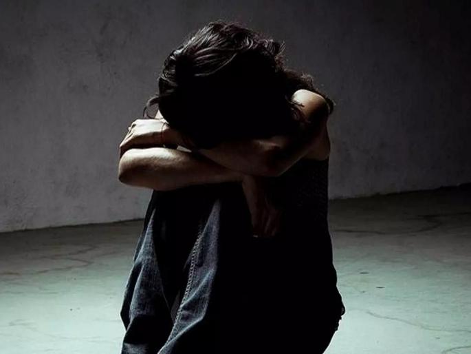 case filed against husband and father in law molestation crime latest news | धक्कादायक! शारीरिक सुखापासून वंचित ठेवून विवाहितेला ठेवले डांबून case filed against husband and father in law molestation crime latest news | धक्कादायक! शारीरिक सुखापासून वंचित ठेवून विवाहितेला ठेवले डांबून