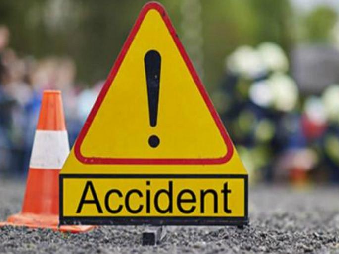 pedestrian dies on the spot in accident on pune nashik highway | पुणे-नाशिक महामार्गावरील भीषण अपघातात पादचाऱ्याचा जागीच मृत्यू pedestrian dies on the spot in accident on pune nashik highway | पुणे-नाशिक महामार्गावरील भीषण अपघातात पादचाऱ्याचा जागीच मृत्यू
